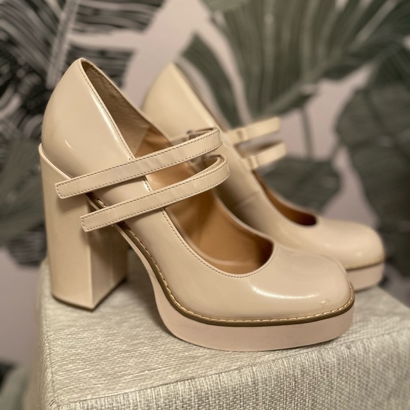 COPY - Steve Madden's MaryJane Platform Tan Pumps Heels Size 10 - Picture 3 of 4